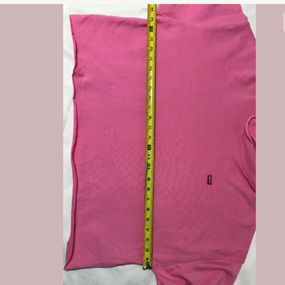 🌹Levi’s Women Raw Cut Hem Cropped Pink Hoodie NEW - Picture 5 of 8